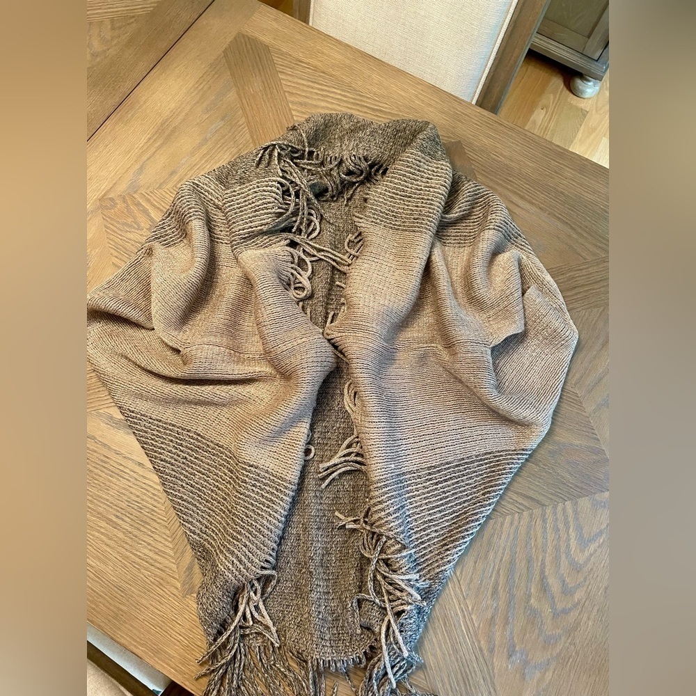 Ruggine Knit Fringe Poncho Shrug Wrap Taupe Brown Tan - Picture 7 of 12